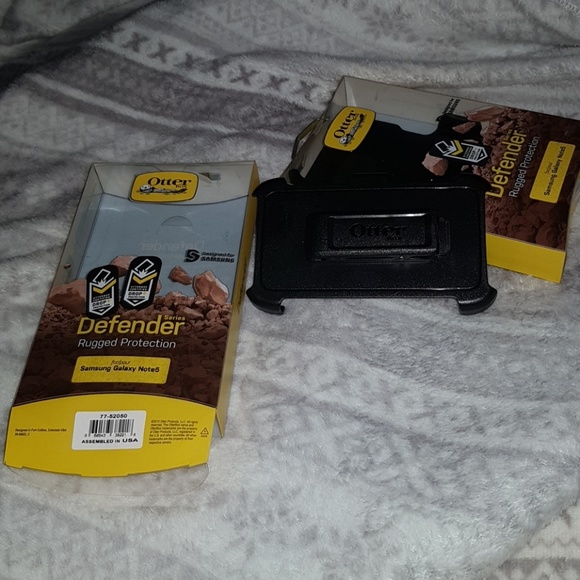 Otter Box rugged protection outer case with clip - Picture 4 of 4